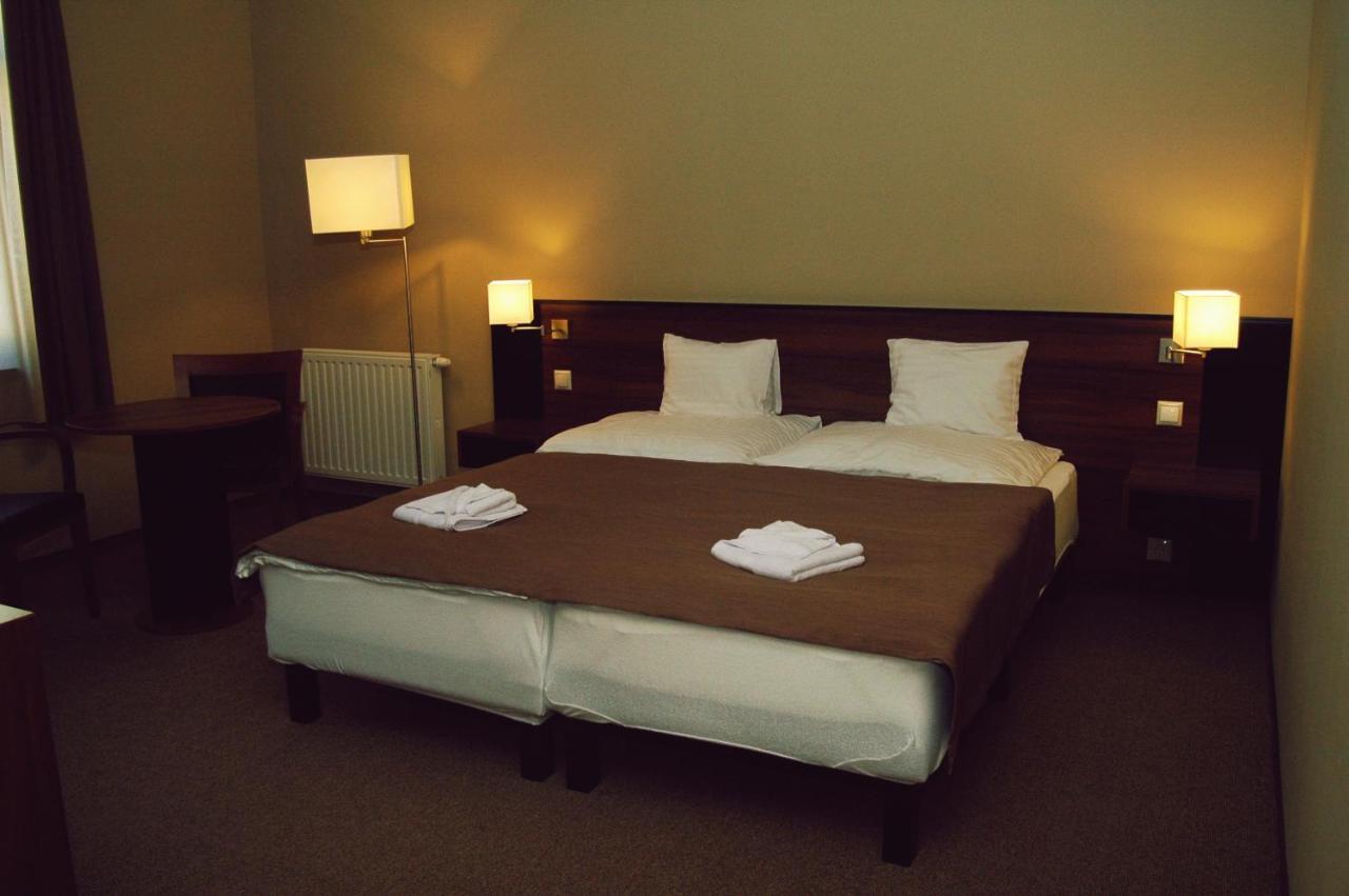 Zalaszentgrót Fiaker Panzio Bed & Breakfast エクステリア 写真